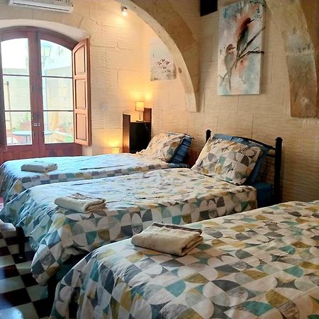 Ta Majsi Farmhouse With Indoor Heated Pool San Lawrenz Exterior photo