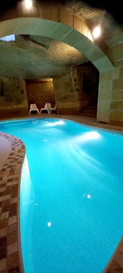 Ta Majsi Farmhouse With Indoor Heated Pool San Lawrenz Exterior photo