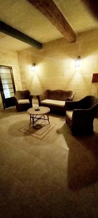 Ta Majsi Farmhouse With Indoor Heated Pool San Lawrenz Exterior photo