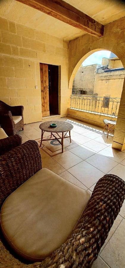 Ta Majsi Farmhouse With Indoor Heated Pool San Lawrenz Exterior photo