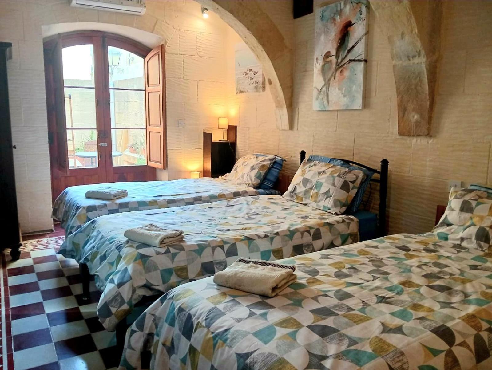 Ta Majsi Farmhouse With Indoor Heated Pool San Lawrenz Exterior photo