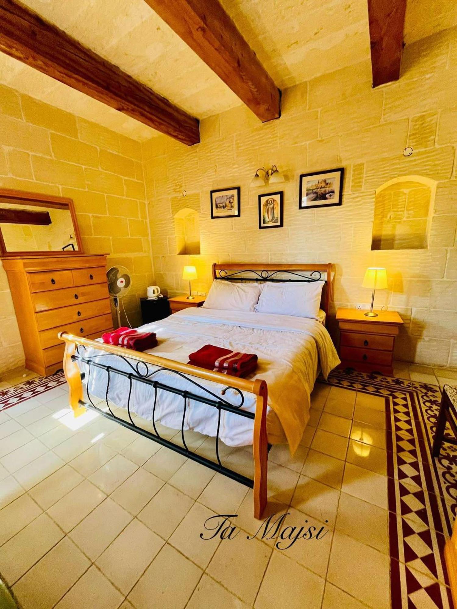 Ta Majsi Farmhouse With Indoor Heated Pool San Lawrenz Exterior photo