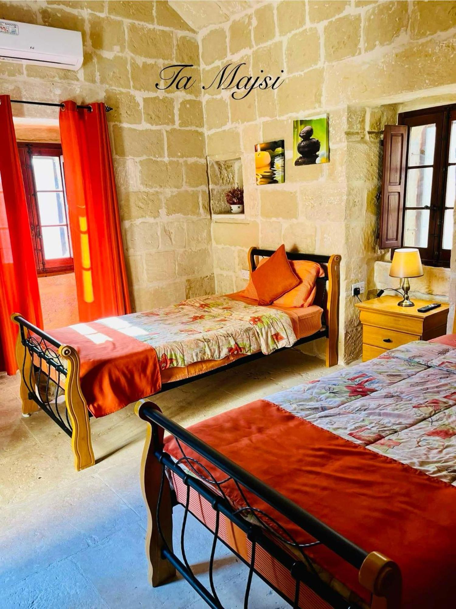 Ta Majsi Farmhouse With Indoor Heated Pool San Lawrenz Exterior photo